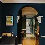 Gorgeous Hideaway In Classy Clifton *