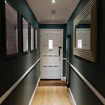 Gorgeous Hideaway In Classy Clifton Bristol