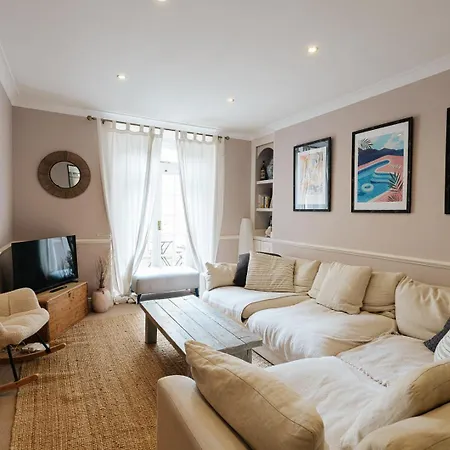 Gorgeous Hideaway In Classy Clifton Apartment Bristol