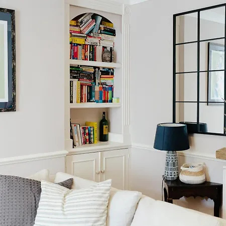 Gorgeous Hideaway In Classy Clifton Appartement