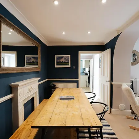 Gorgeous Hideaway In Classy Clifton Bristol