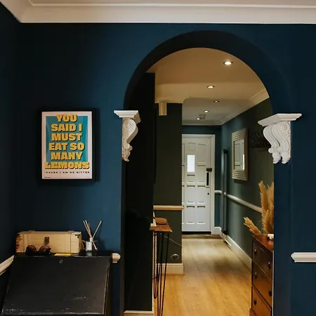 Gorgeous Hideaway In Classy Clifton *