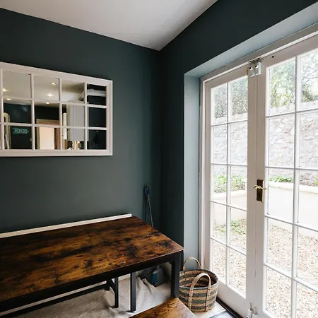 Gorgeous Hideaway In Classy Clifton Bristol