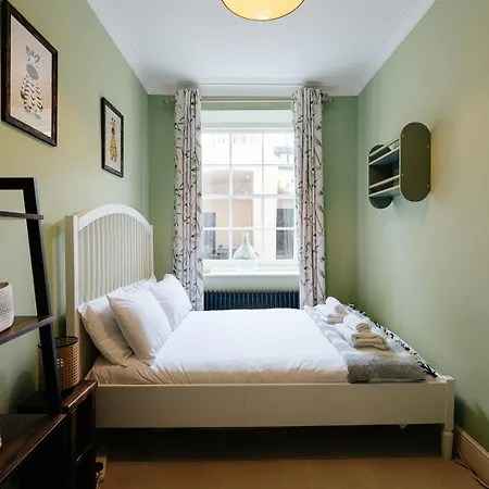 Gorgeous Hideaway In Classy Clifton Lägenhet
