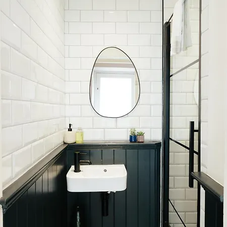 Gorgeous Hideaway In Classy Clifton