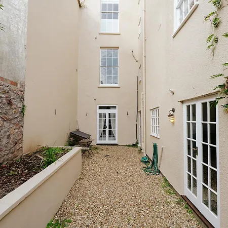 Gorgeous Hideaway In Classy Clifton Apartman Bristol