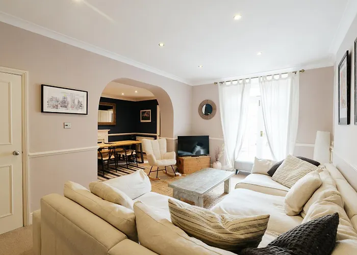 Gorgeous Hideaway In Classy Clifton Appartement