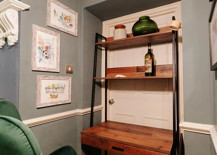 Gorgeous Hideaway In Classy Clifton