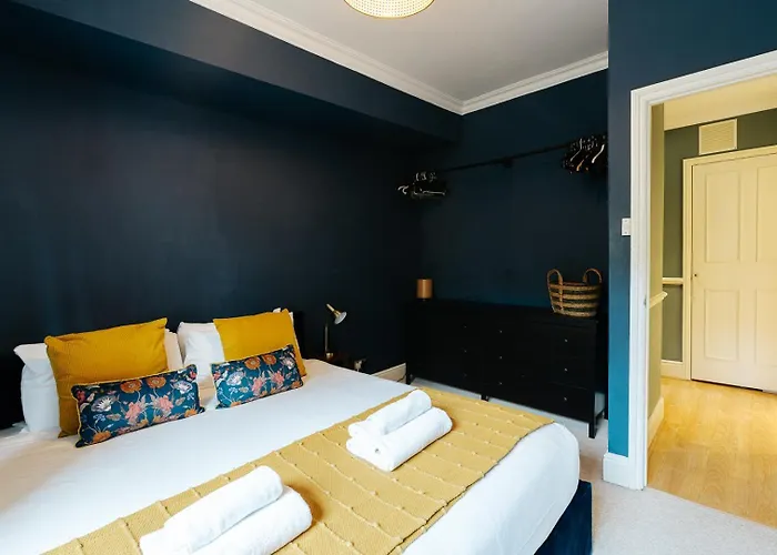 Gorgeous Hideaway In Classy Clifton Апартаменты