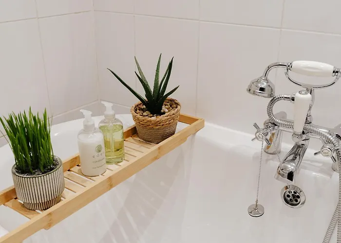 Gorgeous Hideaway In Classy Clifton *