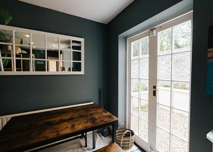 Gorgeous Hideaway In Classy Clifton Bristol