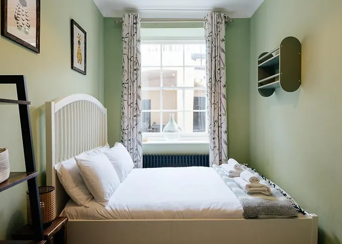 Gorgeous Hideaway In Classy Clifton דירה