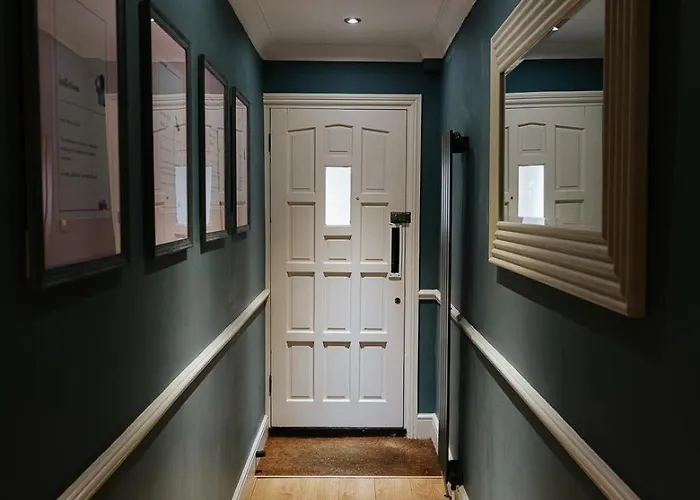 Gorgeous Hideaway In Classy Clifton בריסטול