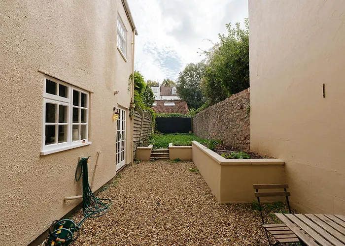 Gorgeous Hideaway In Classy Clifton Бристоль