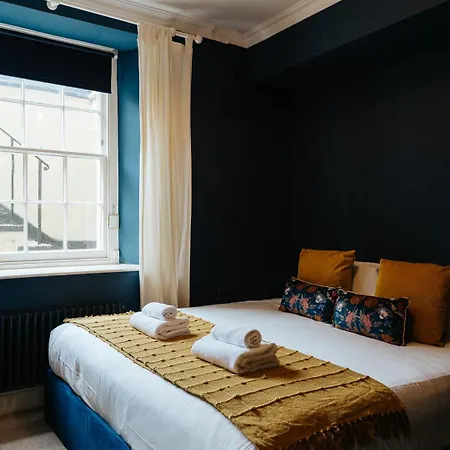 Gorgeous Hideaway In Classy Clifton *