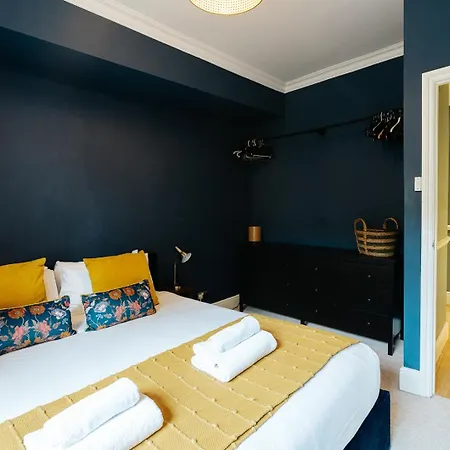 Gorgeous Hideaway In Classy Clifton Lägenhet